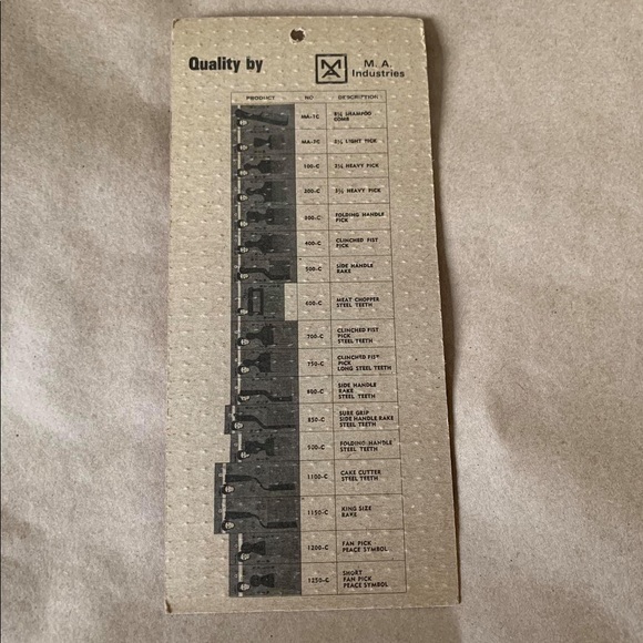 VINTAGE AFRO PICK with clenched raised fist. - Picture 2 of 5